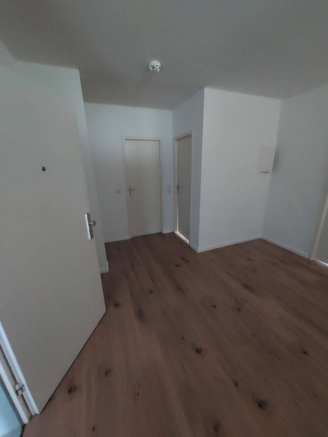 Hochwertige 3-Zimmer-Wohnung mit Balkon im 8. Stock in Mönchengladbach-Römerbrunnen – Mönchengladbach – Vorschaubild 4
