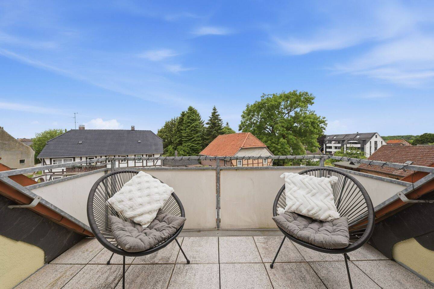 Moderne Dachgeschosswohnung mit Loggia in Waggum – Braunschweig – Vorschaubild 2