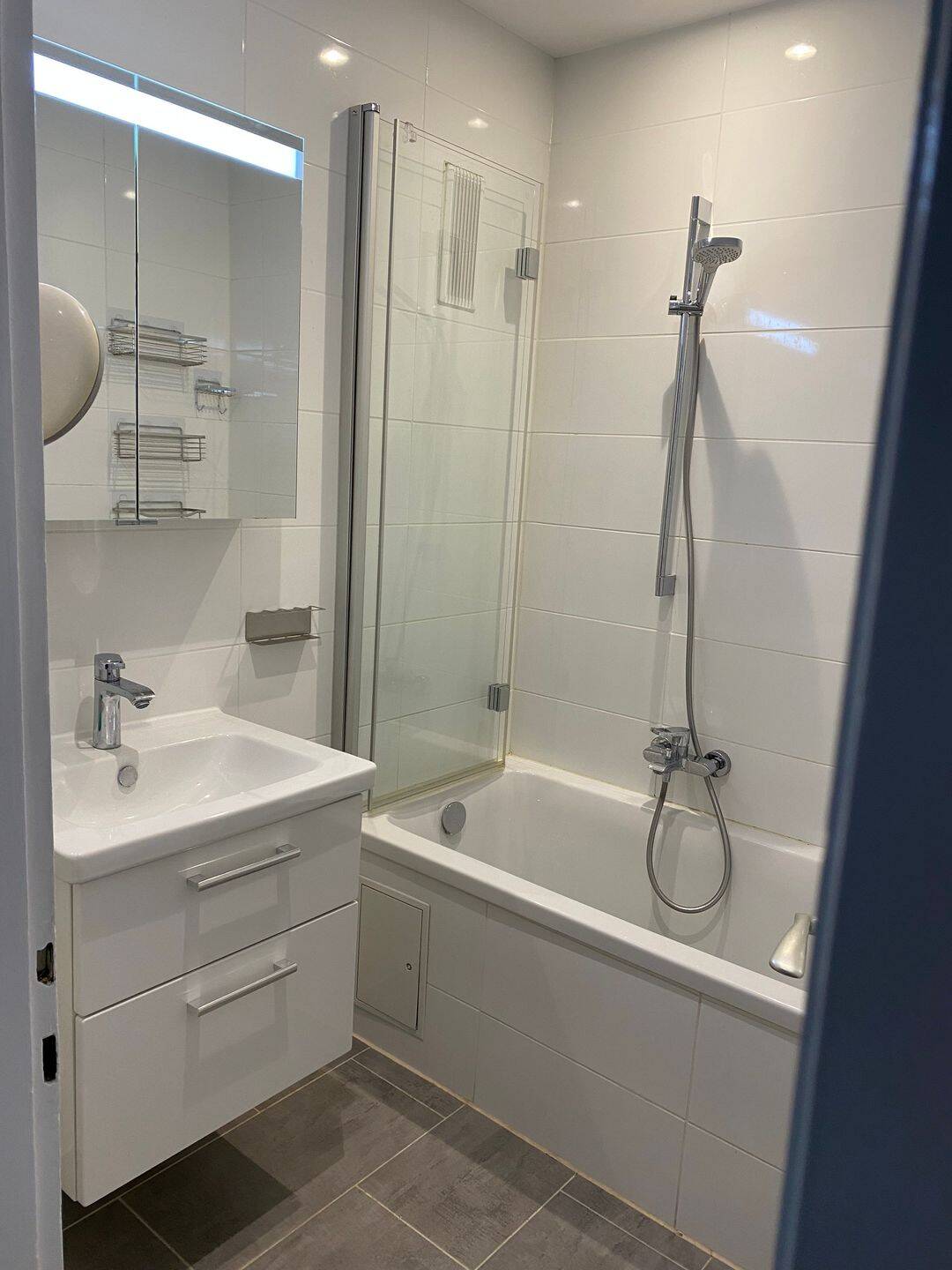 Helle 3,5-Zimmer-Wohnung in Asperg – 2 Balkone, Einbauküche, 5 Min. zur S-Bahn – Asperg – Vorschaubild 5