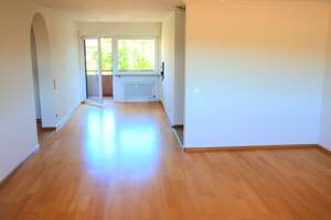 Schön geschnittene 3Zi. Wohnung mit herrlicher Aussicht – 79585 Steinen – Vorschaubild 3