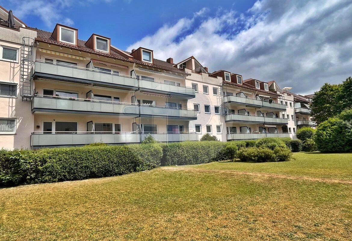 NEUER PREIS! SCHÖNE 3-ZIMMER WOHNUNG MIT LOGGIA UND TAGESLICHTBAD, IN RUHIGER ZENTRALER LAGE – München – Vorschaubild 2