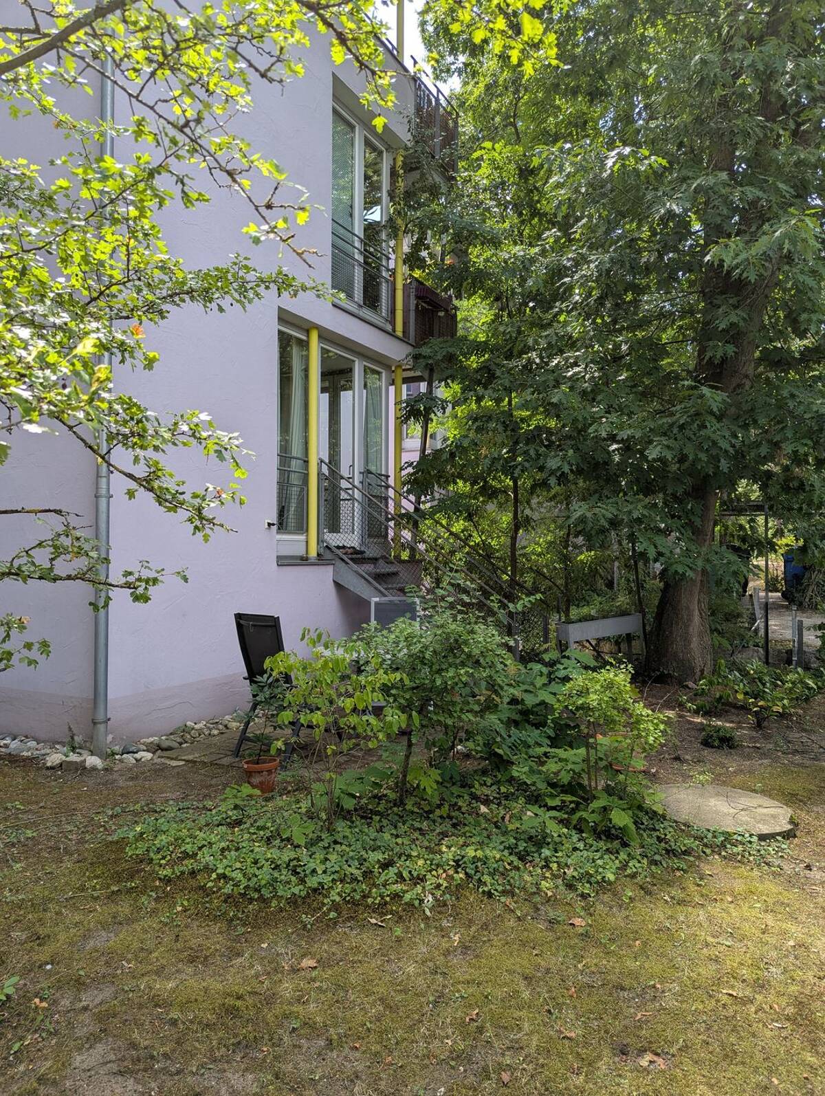 Traumhafte 2 Zimmer Wohnung mit Blick ins Grüne – 91054 Erlangen – Bild 1 von 9