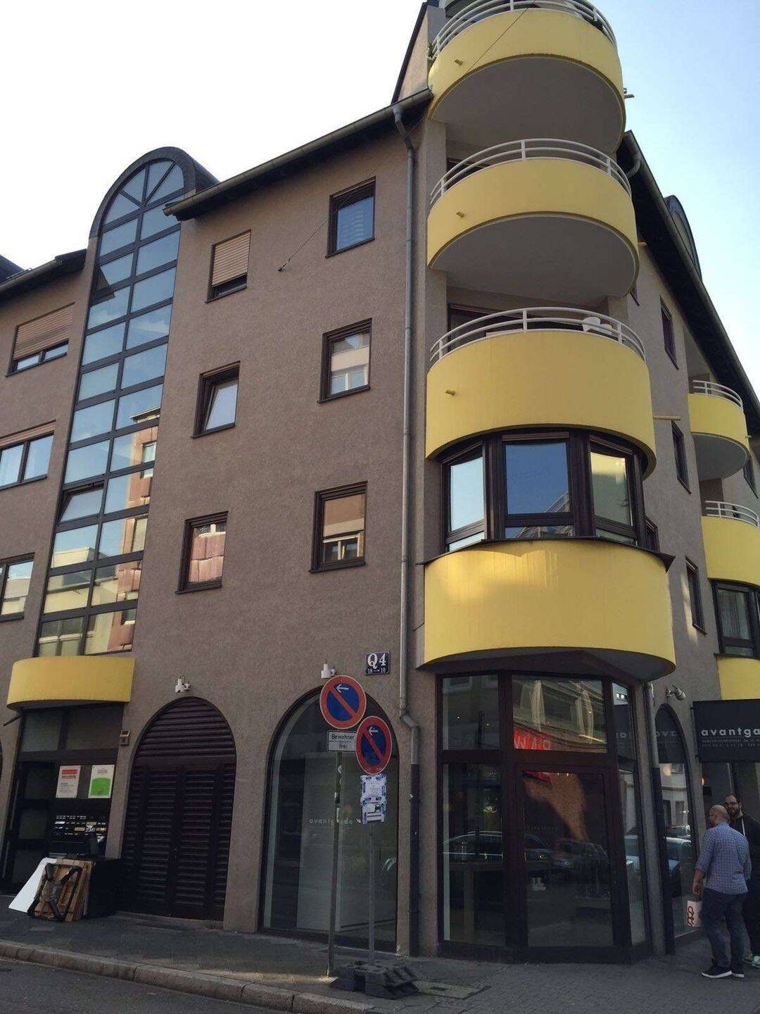 Kompakte und zentrale Wohnung in barrierefreiem Gebäude zu verkaufen! Direkt bei Q4 – Mannheim – Vorschaubild 2