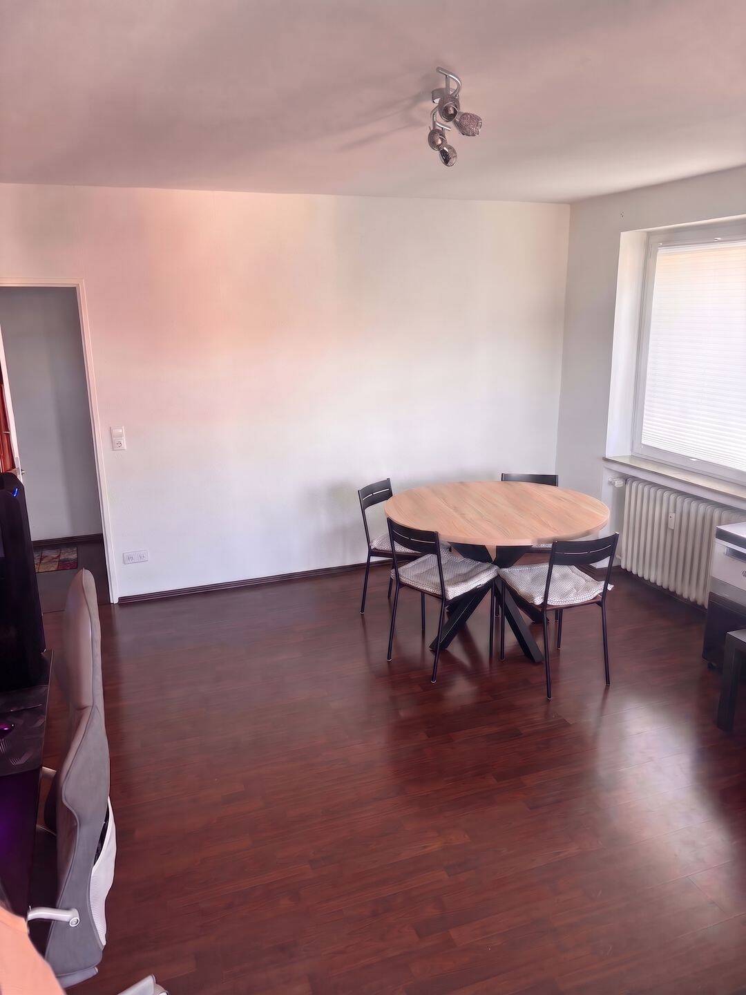 Gepflegte 2-Zimmer-Wohnung mit großem Sonnenbalkon in Hannover- auch als Kapitalanlage geeignet! – Hannover – Vorschaubild 2