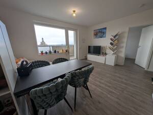Unmöblierte Wohnung mit Einbauküche und Blick auf die Frauenkirche – 1069 Dresden – Vorschaubild 3