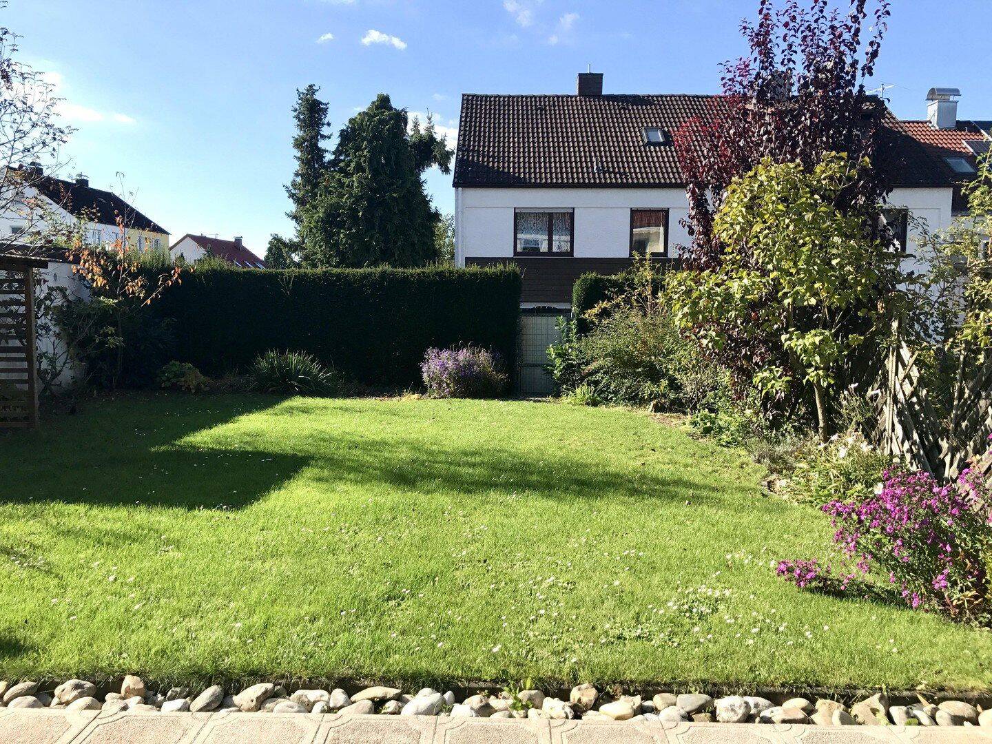 Lichtdurchflutetes Haus mit modernisiertem Bad und schönem Garten – Eckental – Vorschaubild 2