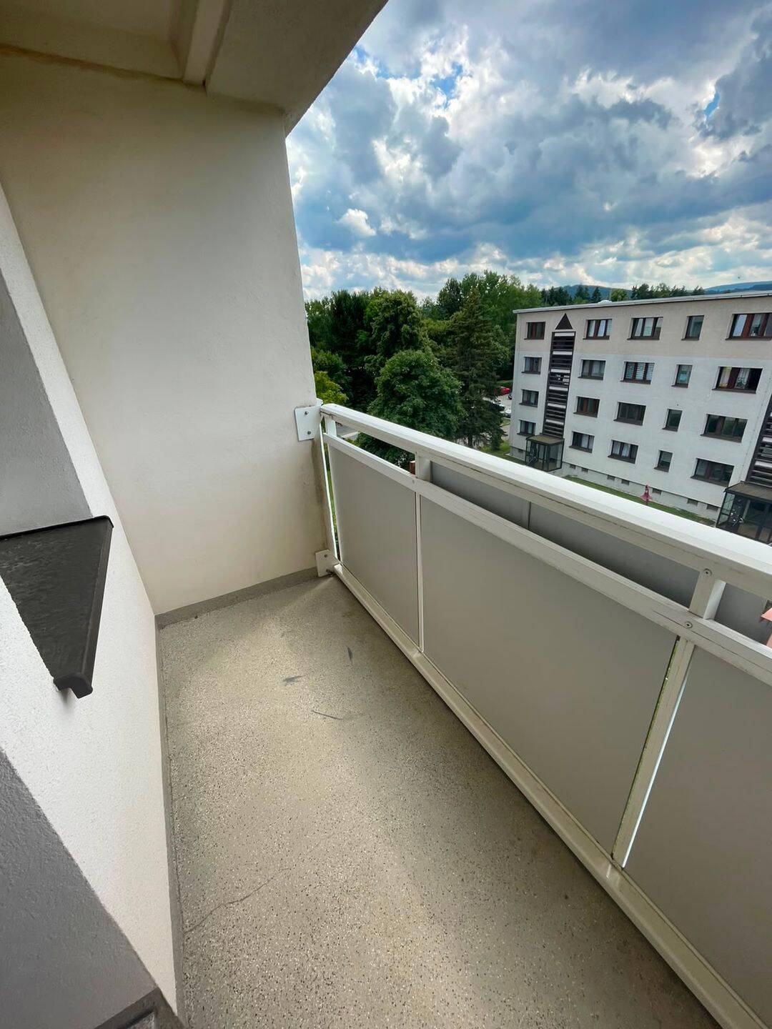 3 Zimmer mit Einbauküche ab 15.08. / Schneeberg
