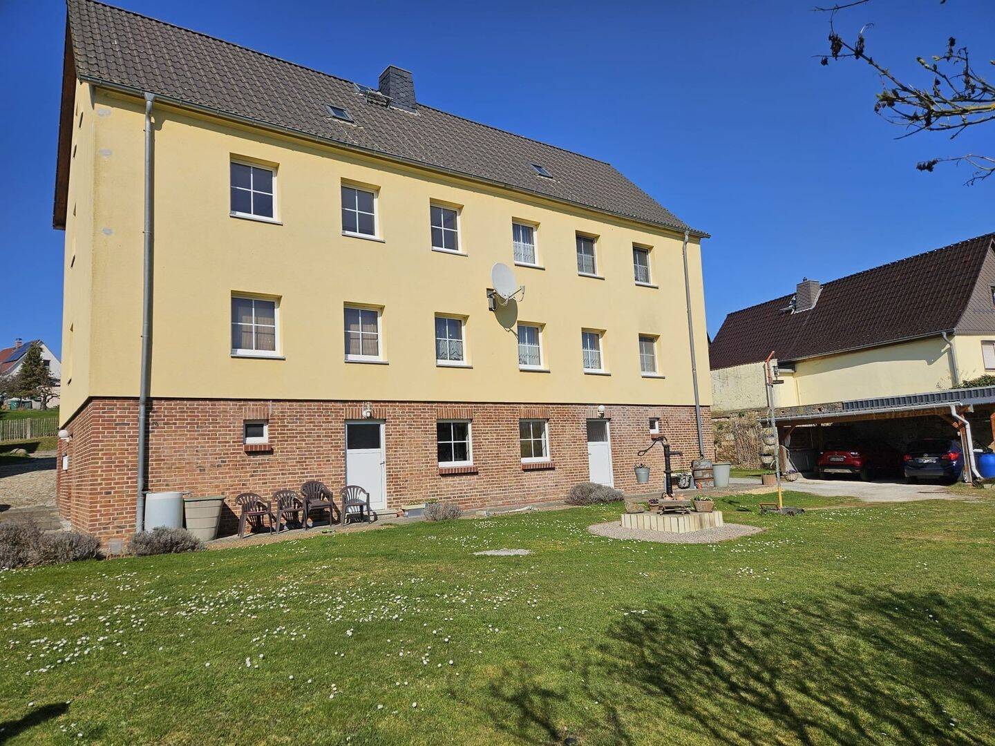 Mehrfamilienhaus in Stößen – Stößen – Bild 1 von 9