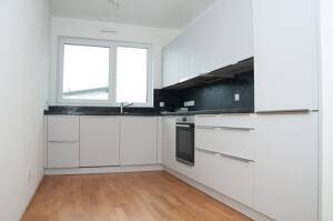 Sonnige 4 Zimmer Neubauwohnung mit Balkon und perfekter Verkehrsanbindung und trotzdem Felder und Wiesen – 63073 Offenbach am Main – Vorschaubild 4