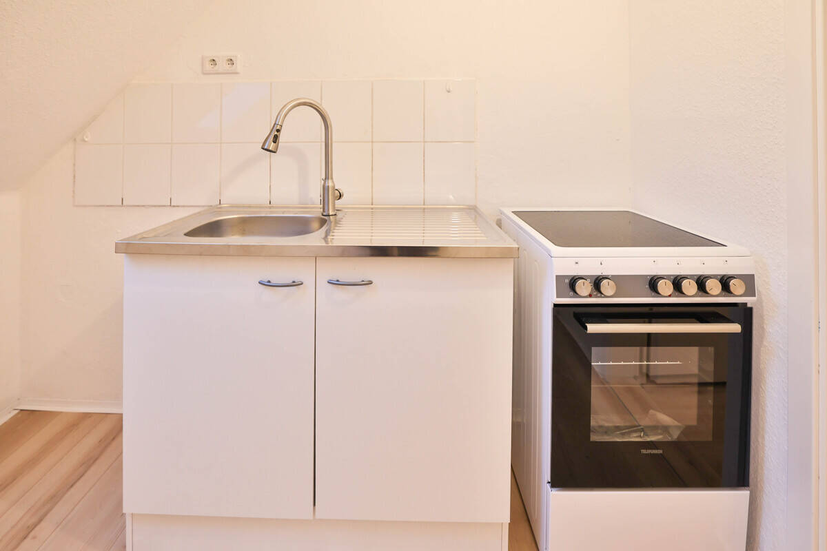 Neu renoviert 2 Zimmer mit Küche! Kistnerstr. 26 – Bremerhaven – Vorschaubild 5