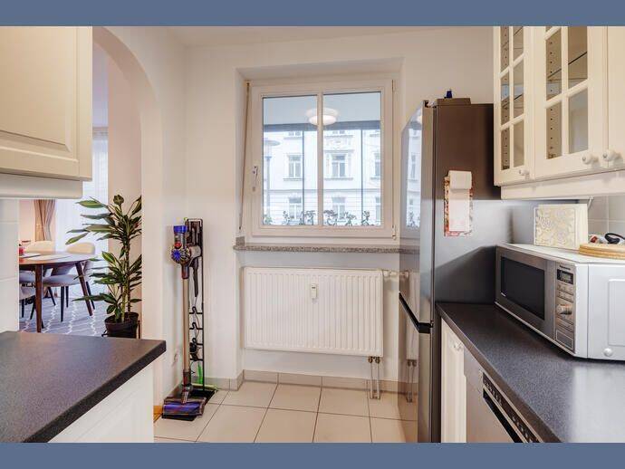 Möbliert: Sehr schöne Erdgeschosswohnung mit Loggia – München – Vorschaubild 7