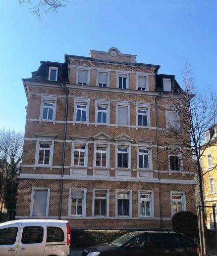 Außergewöhnliche 2,5 Zimmer-Dachgeschoß Maisonette-Wohnung in Löbtau für junge Mieter