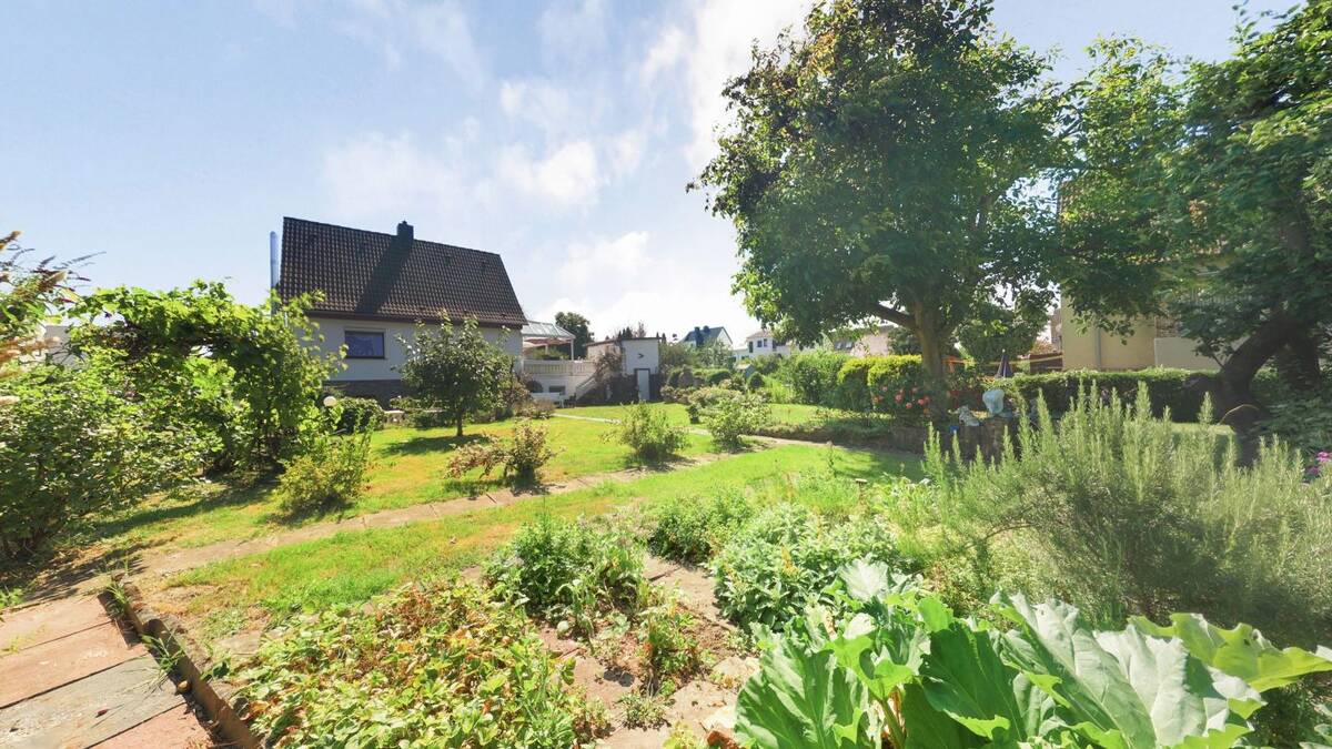 PROVIONSFREI: Mehr als nur ein Haus - Bauland inklusive! – 34123 Kassel – Bild 1 von 9