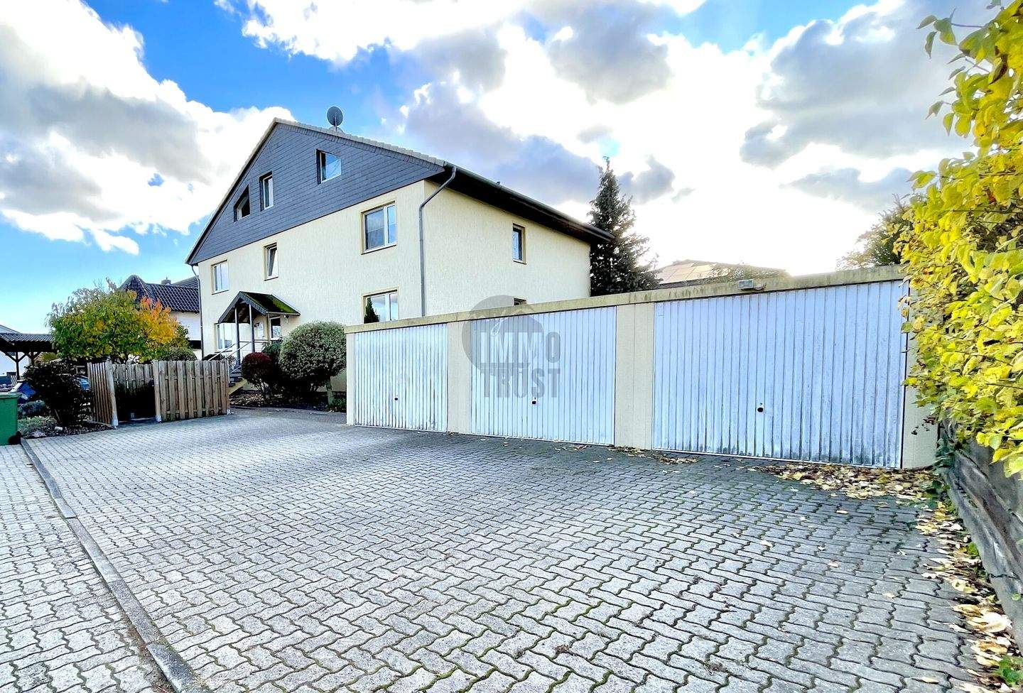 KAPITALANLAGE MIT ZUKUNFT: SOLIDES MEHRFAMILIENHAUS MIT 6 EINHEITEN IN RUHIGER LAGE – Danndorf – Vorschaubild 3
