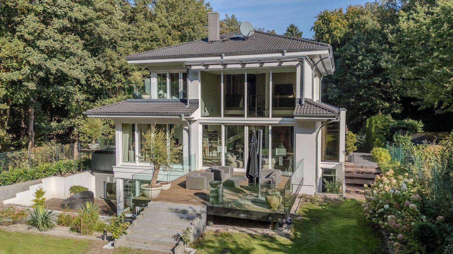 Repräsentative Design-Villa mit absoluter Privatsphäre in Blankenese – Hamburg – Vorschaubild 2