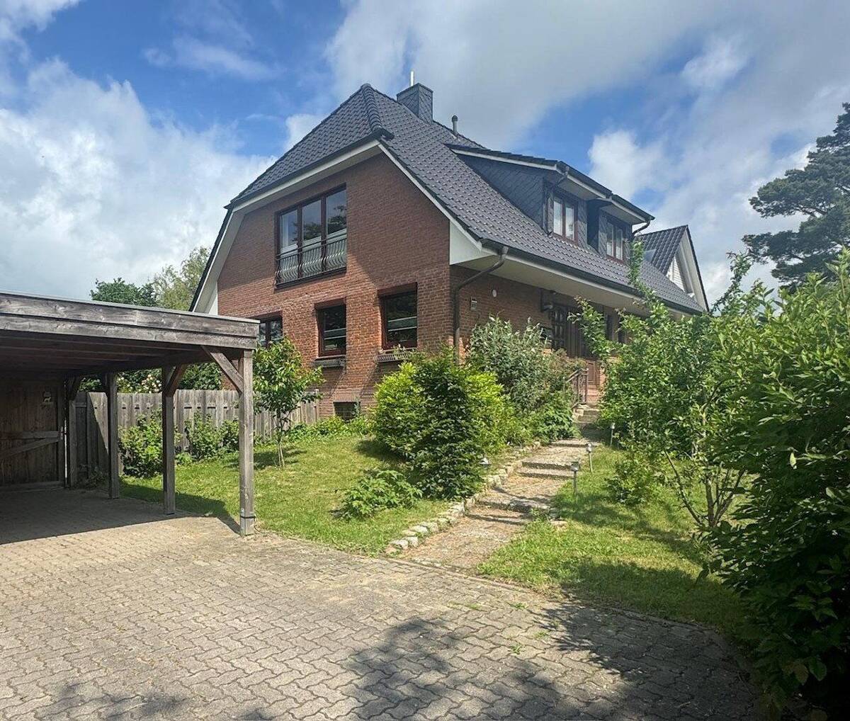 modernisiertes Ein-/Zweifamilienhaus mit Feldblick - PROVISIONSFREI – 21037 Hamburg – Bild 1 von 9