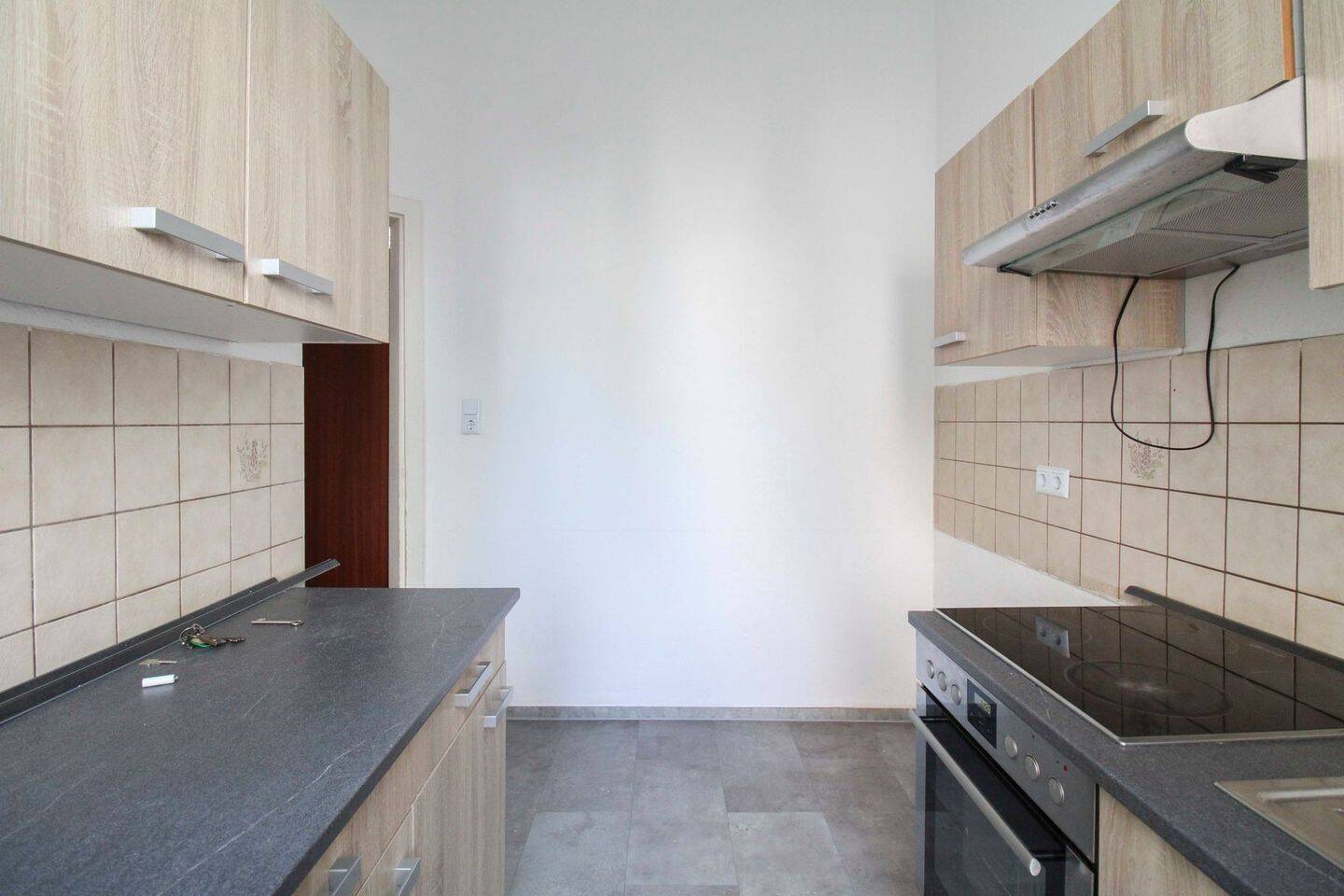 Bezugsfreie Hochparterre-Wohnung mit hohen Decken und zentraler Anbindung – Stuttgart – Vorschaubild 6