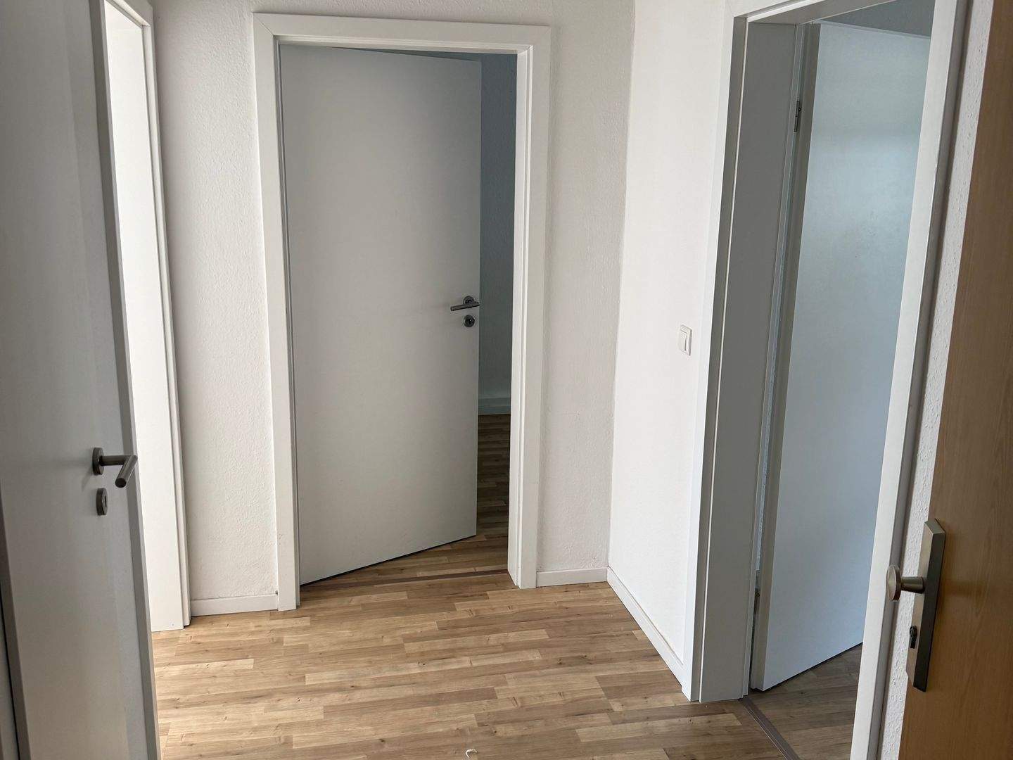 Gemütliche 3-Raumwohnung mit EBK in ruhiger Lage – Chemnitz – Vorschaubild 7