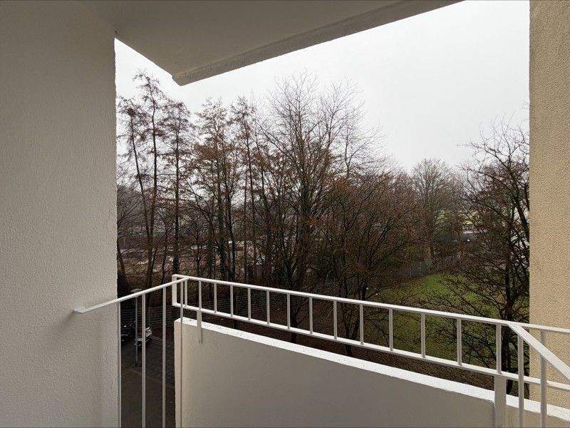 Großzügig geschnittene 2-Zi.-Wohnung mit Balkon in Leverkusen - Steinbüchel – Leverkusen – Vorschaubild 2