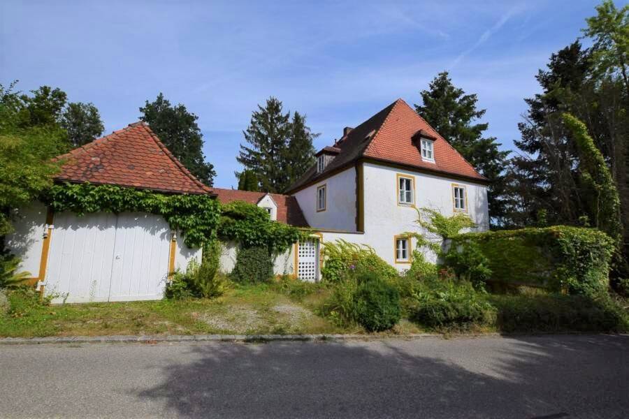 Sanierungsbedüftiges Gründerzeit Arzthaus mit tollem Grundstück – Neumarkt-Sankt Veit – Vorschaubild 3