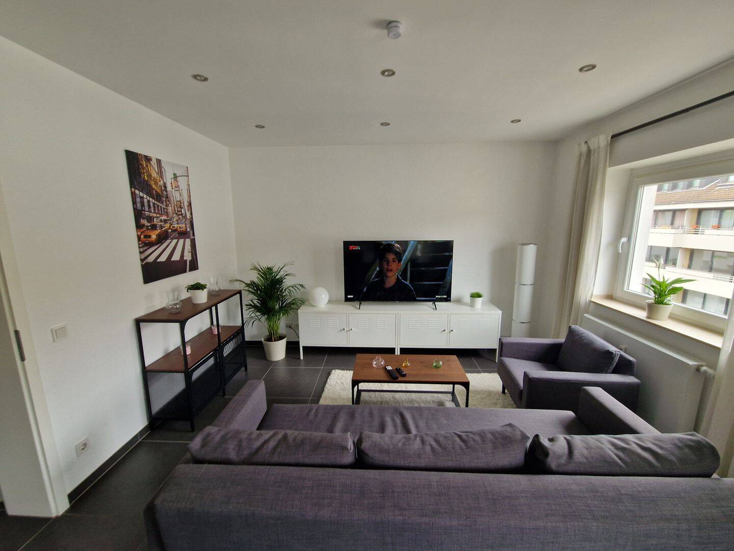 Sehr schöne möbilierte Masionettewohnung in Düsseldorf – Düsseldorf – Vorschaubild 2
