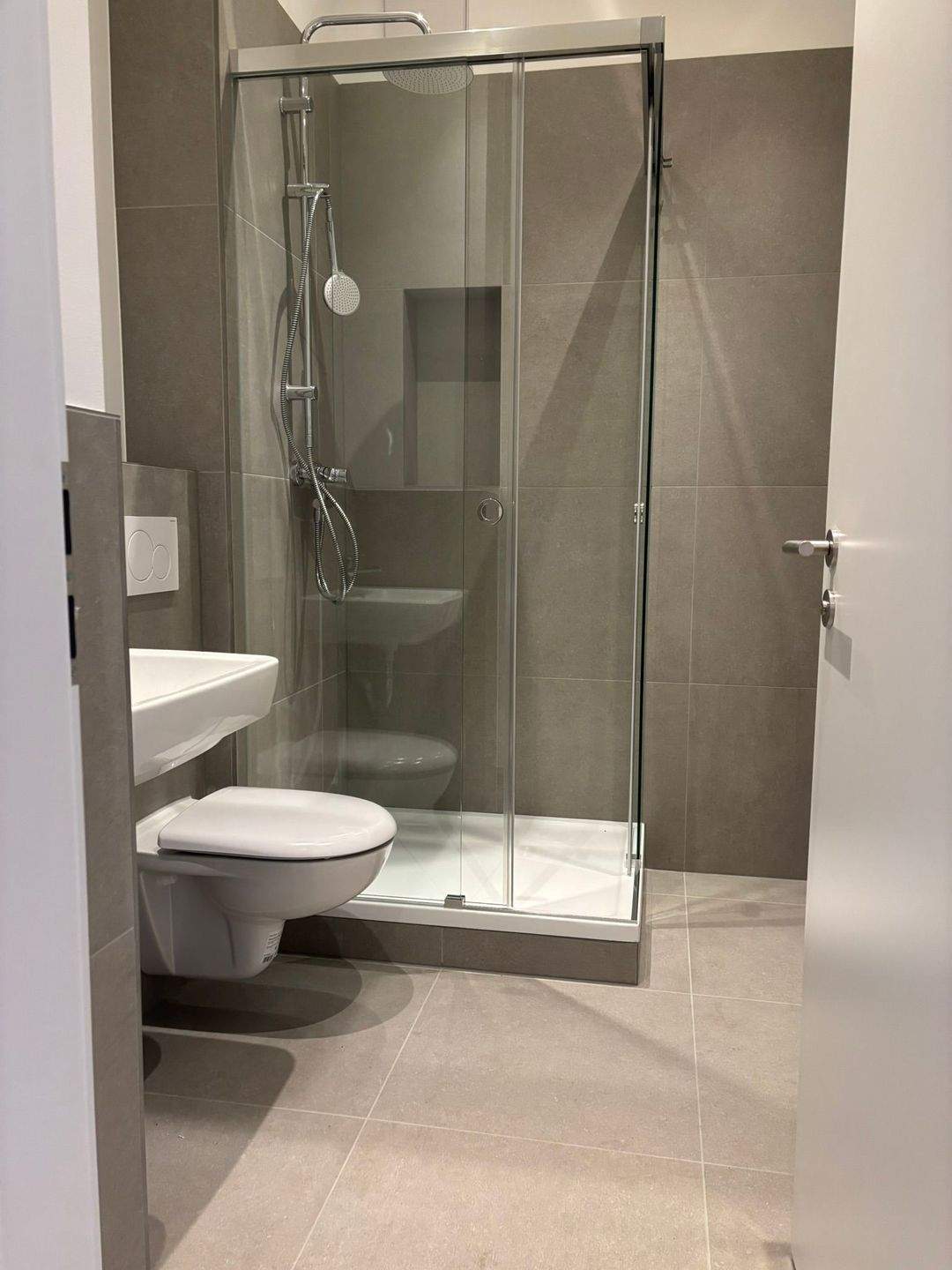 modern, zentral gelegen, sofort bezugsfrei! - 2 Zimmer Wohnung in Nürnberg – Nürnberg – Vorschaubild 9