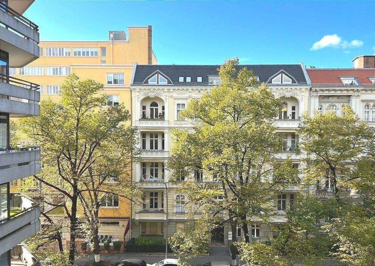 Sanierte City-Wohnung in begehrter Wohnlage nahe Steinplatz – mit separatem Tiefgaragenstellplatz bei Bedarf – Berlin – Vorschaubild 2