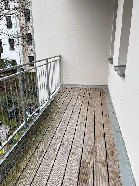 HOCHWERTIGE ALTBAUWOHNUNG MIT PARKETT, BALKON, Gartenanteil, FUßBODENHEIZUNG, LIFT SOWIE PKW-SP – Chemnitz – Vorschaubild 8
