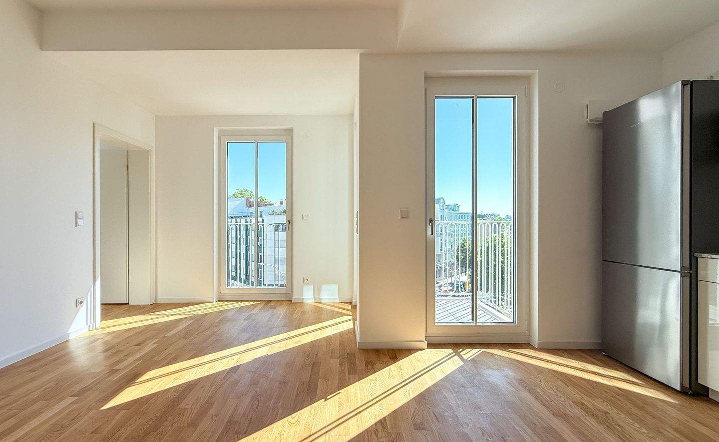 3,9% Rendite - Großzügige, helle 2-Zimmerwohnung mit 2 Balkone - zentral Gelegen nah Jungfernheide – Berlin – Bild 1 von 9