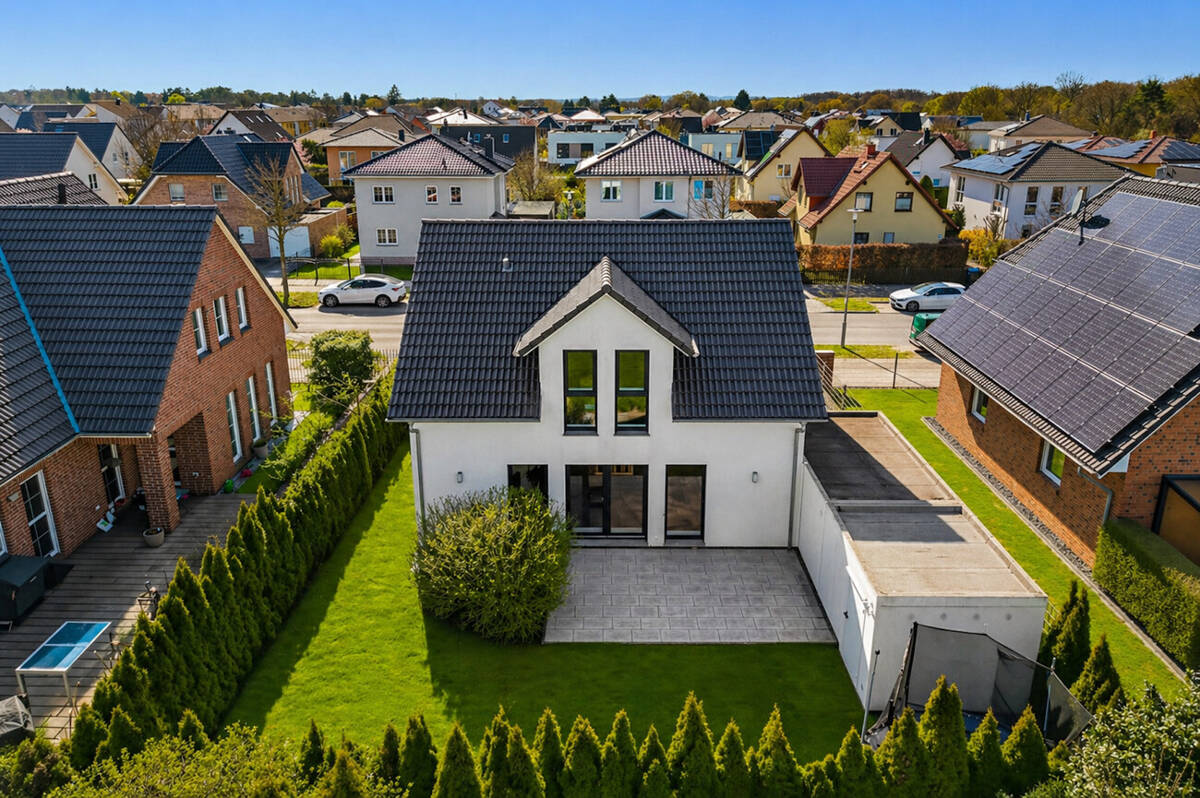 Schönes Einfamilienhaus mit Garage und gehobener Ausstattung in begehrter Wohnlage von Gatow – 14089 Berlin – Bild 1 von 9