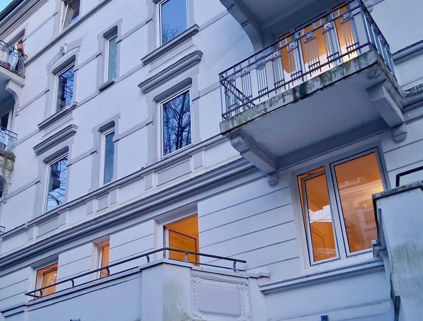 freie Eigentumswohnung - 1 OG - zauberhaft - Dielen Stuck - kleine Dachterrasse - bezugsfertig – Hamburg – Vorschaubild 4