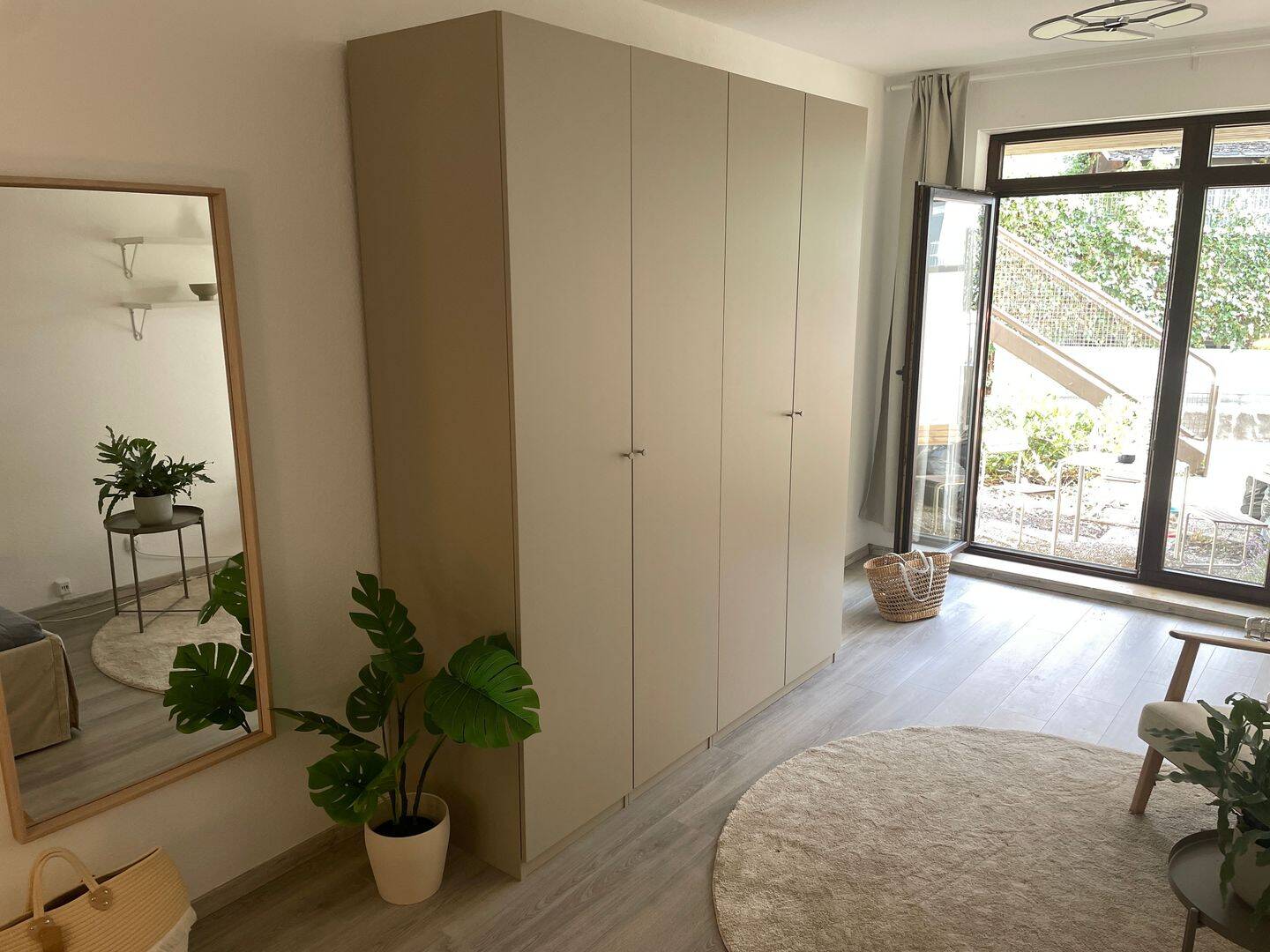 Vollmöbliertes WG-Zimmer mit EBK in zentralster Lage – Wiesbaden – Vorschaubild 7