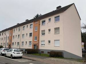Top-Gelegenheit in Köln Ostheim: 3 Zimmer, Balkon & Garage inklusive!