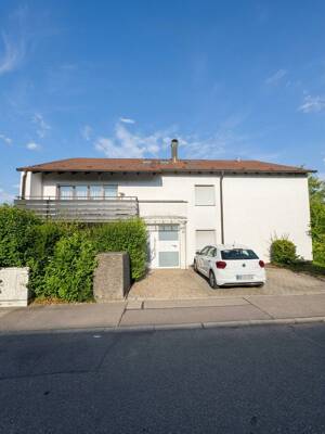 Pfiffige 2 ZW, Garage, Balkon, KA oder Eigenutz, sofort frei !!! – 71088 Holzgerlingen – Vorschaubild 1