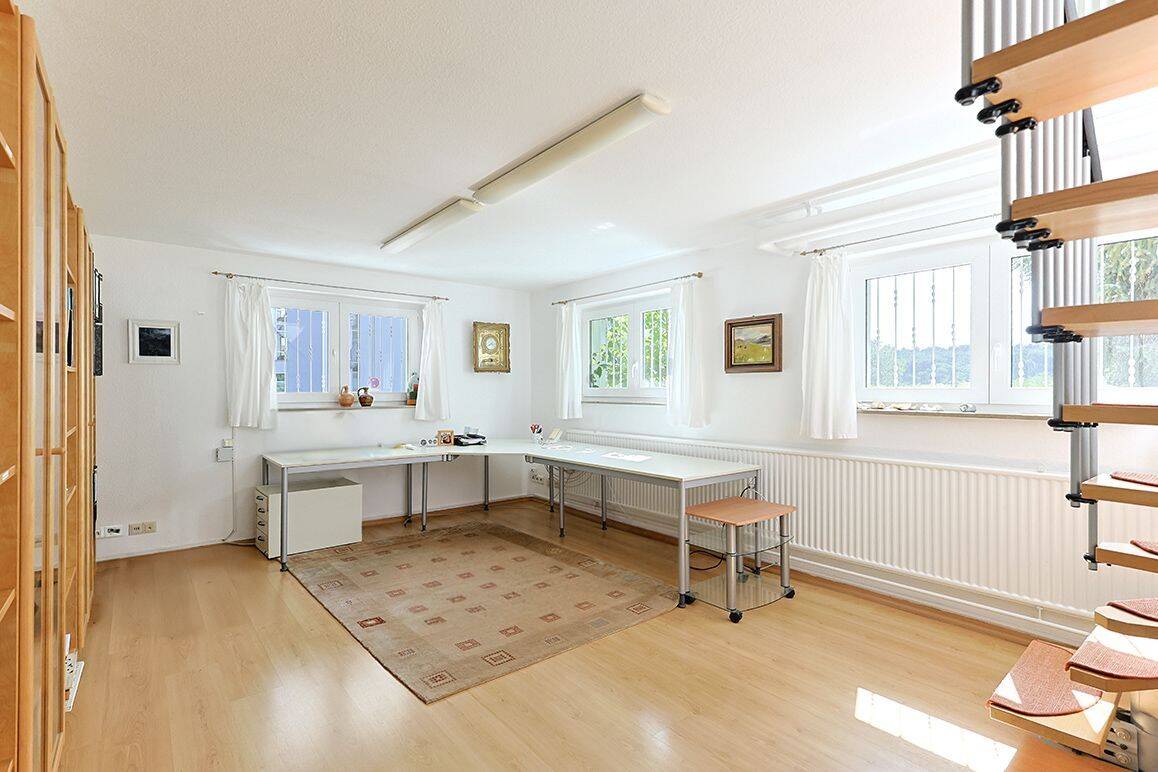 Großzügig wohnen mit Garten, Terrasse und über 60 m² wohnwirtschaftlich ausgebauter Nutzfläche – Leinfelden-Echterdingen – Vorschaubild 4