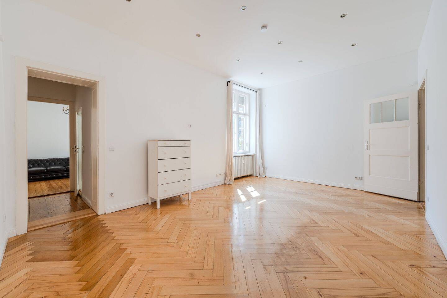 Stilvolle Altbauwohnung mit 2 Bädern & Fischgrätparkett in Schmargendorf ! – Berlin – Vorschaubild 2