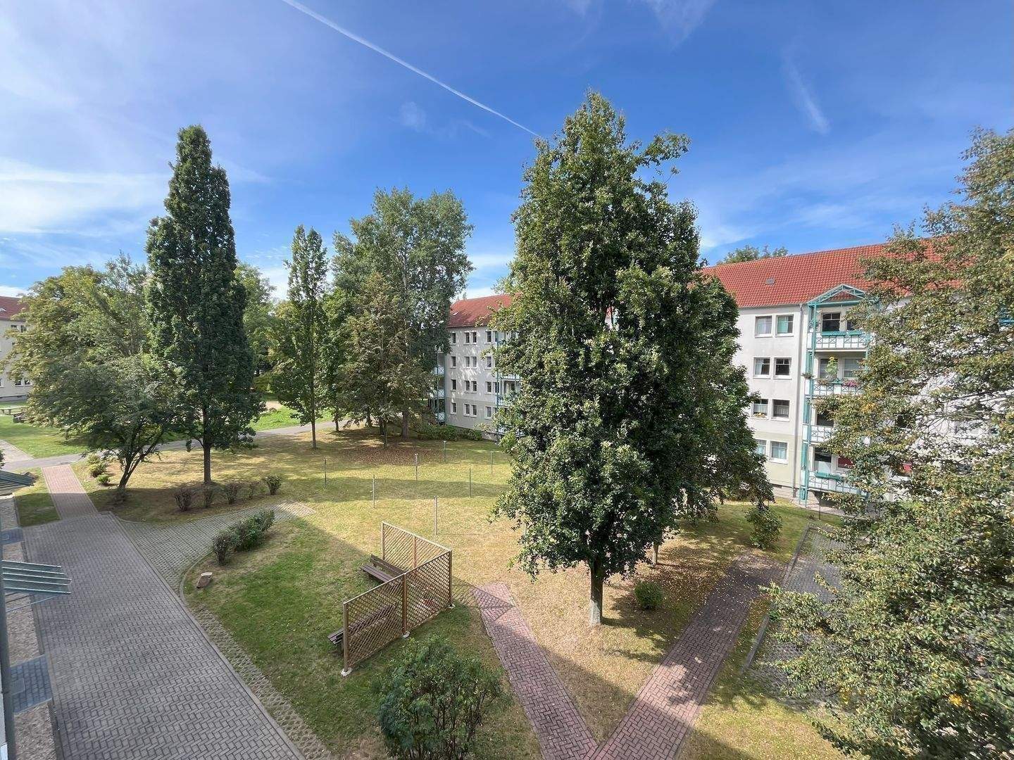Und die Küche ist schon dabei...schöne 2-Zimmer-Wohnung mit Einbauküche, sofort einzugsfertig – Zwickau – Vorschaubild 8