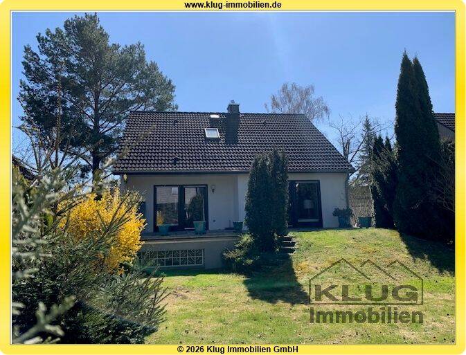 Hermsdorf! Ein besonderes Haus mit Innenpool, Kaminofen, gr. Terrasse u. zeitgemäßer Aufteilung!
