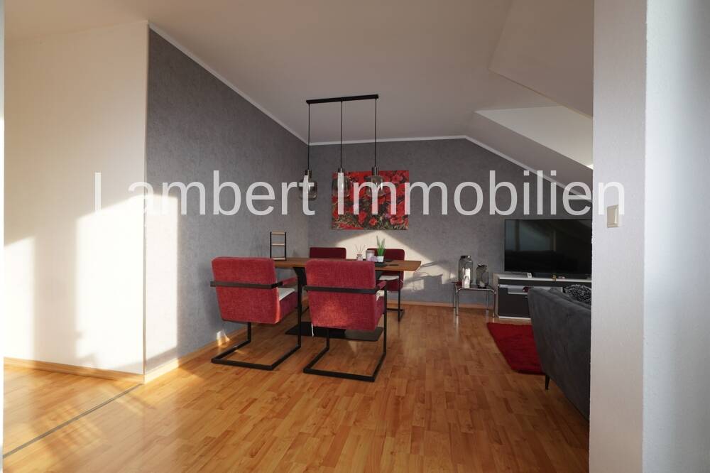 Lichtdurchflutete DG-Wohnung mit Sonnenloggia und Tiefgaragenstellplatz in Wiesbaden-Erbenheim – Wiesbaden – Vorschaubild 8