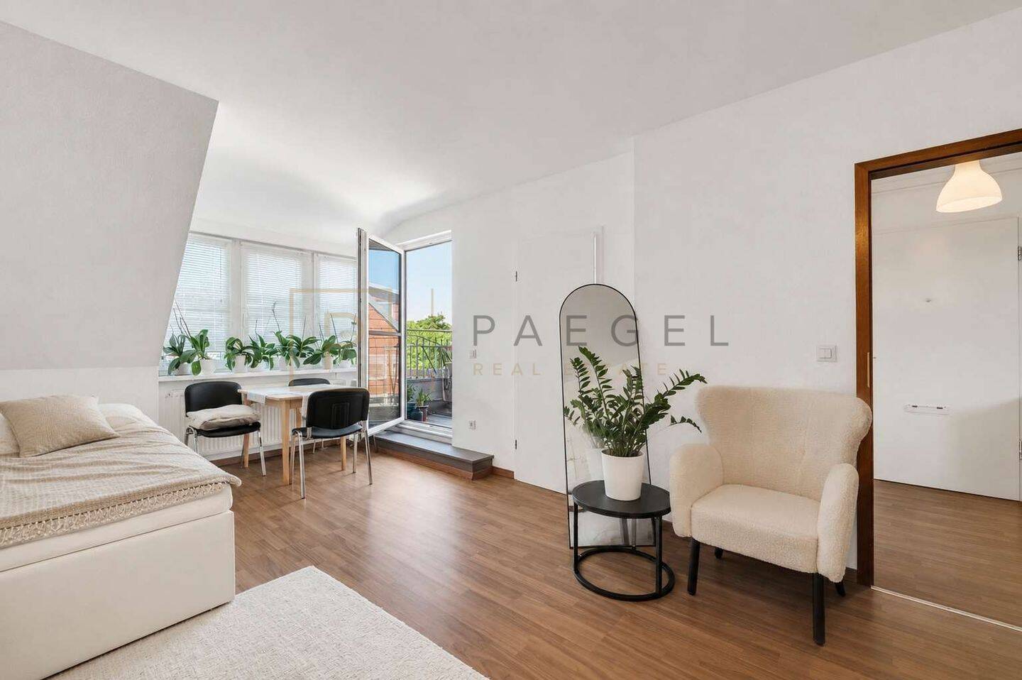 Lichtdurchflutete Dachgeschosswohnung im grünen Berlin-Tegel! – Berlin – Vorschaubild 4
