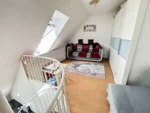 SCHICKE 3-ZI-MAISONETTE-WOHNUNG MIT TIEFGARAGE UND LIFT - für Kapitalanleger in moderner Wohnanlage – 90763 Fürth – Vorschaubild 4