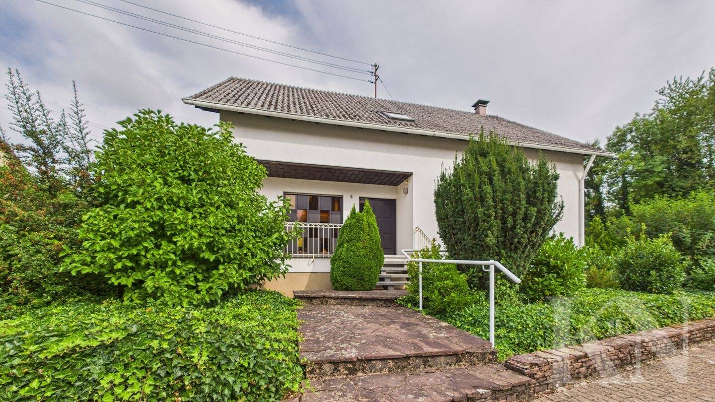 Viel Platz. Viel Grün. Viel Potenzial - Ihr neues Zuhause in Schmelz – Schmelz – Bild 1 von 9