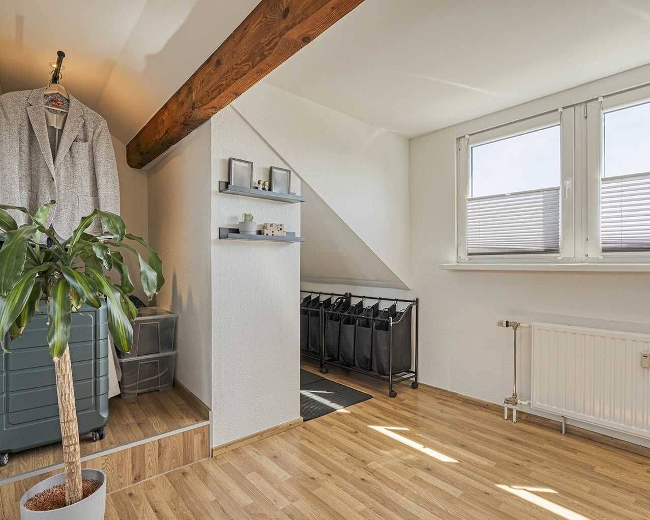 Lichtdurchflutete 3-Zimmer-Dachgeschosswohnung mit Stellplatz in Ratingen-Ost – Ratingen – Vorschaubild 8