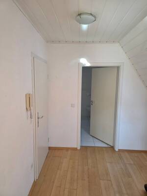 Sehr schöne 2 1/2 Zimmer Dachgeschosswohnung in der Altstadt von Ingolstadt – 85049 Ingolstadt – Vorschaubild 3