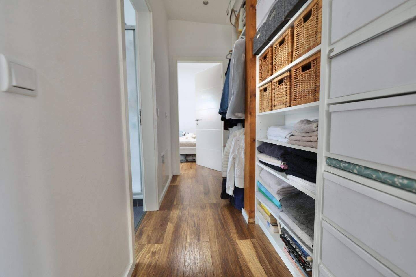 DACHGESCHOSS MIT TERRASSE & AUFZUG - GUTE INFRASTRUKTUR & RUHIGE LAGE - ZUR ZEIT VERMIETET – Berlin – Vorschaubild 2