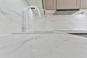ERSTBEZUG! 3 Zi. Traumwohnung! Eiche Parkett, Großformatfliesen, Einbauküche, Elektro neu etc. – 81243 München – Vorschaubild 4