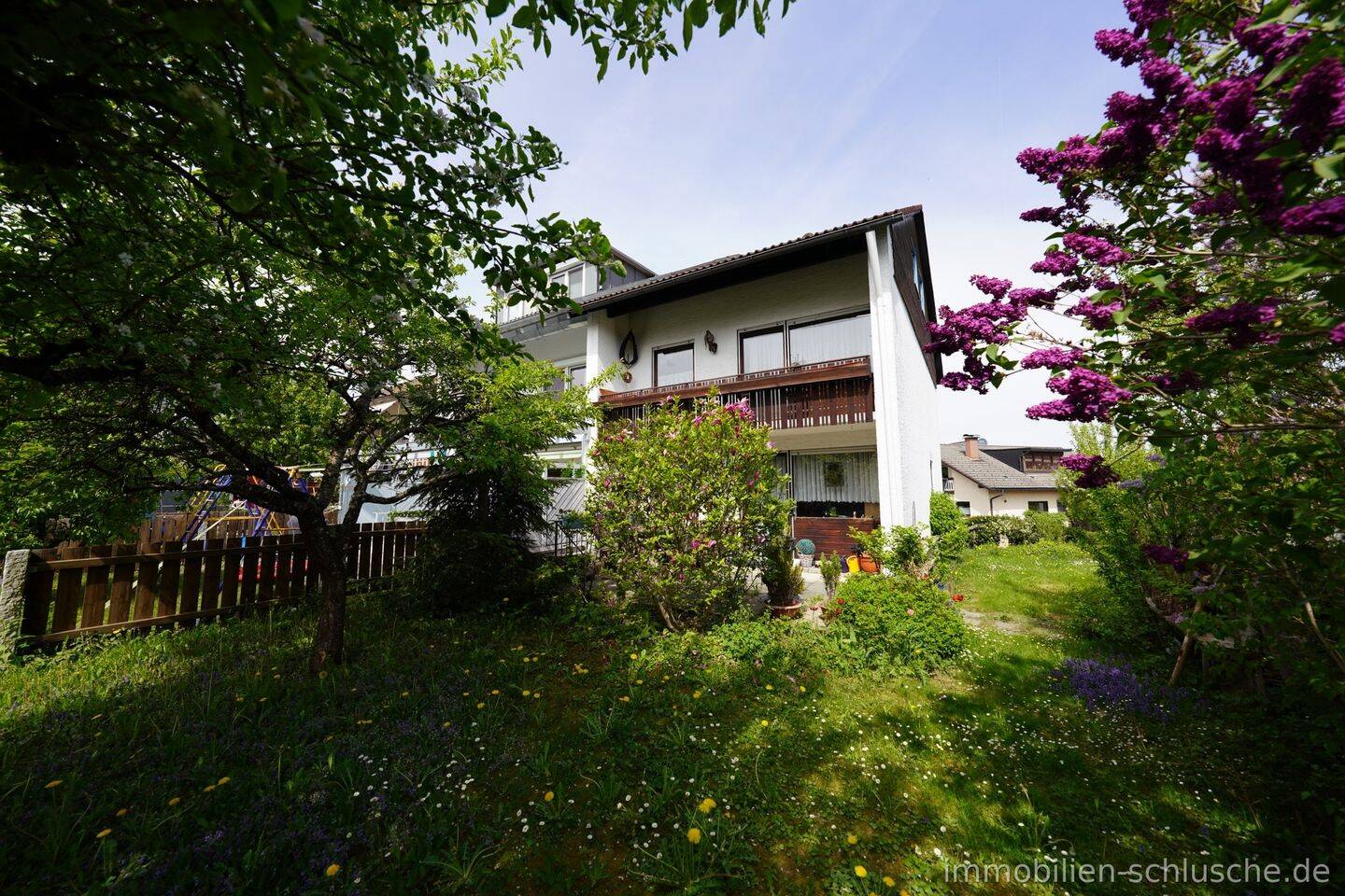 Großes Reiheneckhaus mit vielen Zimmer, tollem Garten, Garage in Lindenberg im Allgäu – Lindenberg im Allgäu – Vorschaubild 3