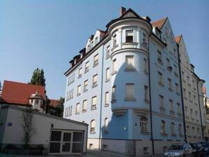 RESERVIERT - Großzügige 2 ZKB Wohnung in Jugendstil-Altbau am Altstadtrand