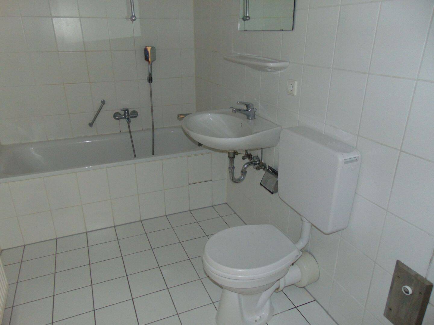 Top 3 Zimmerwohnung mit Balkon und TG Platz – Frankfurt am Main – Vorschaubild 8