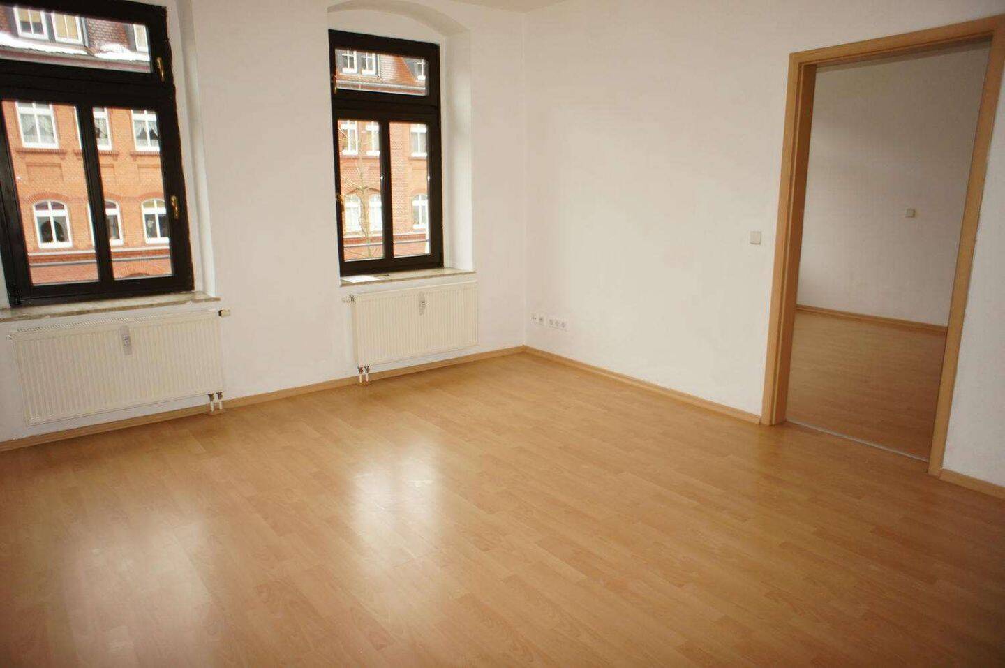 Offene Küche + Bad mit Wanne + 2. OG**